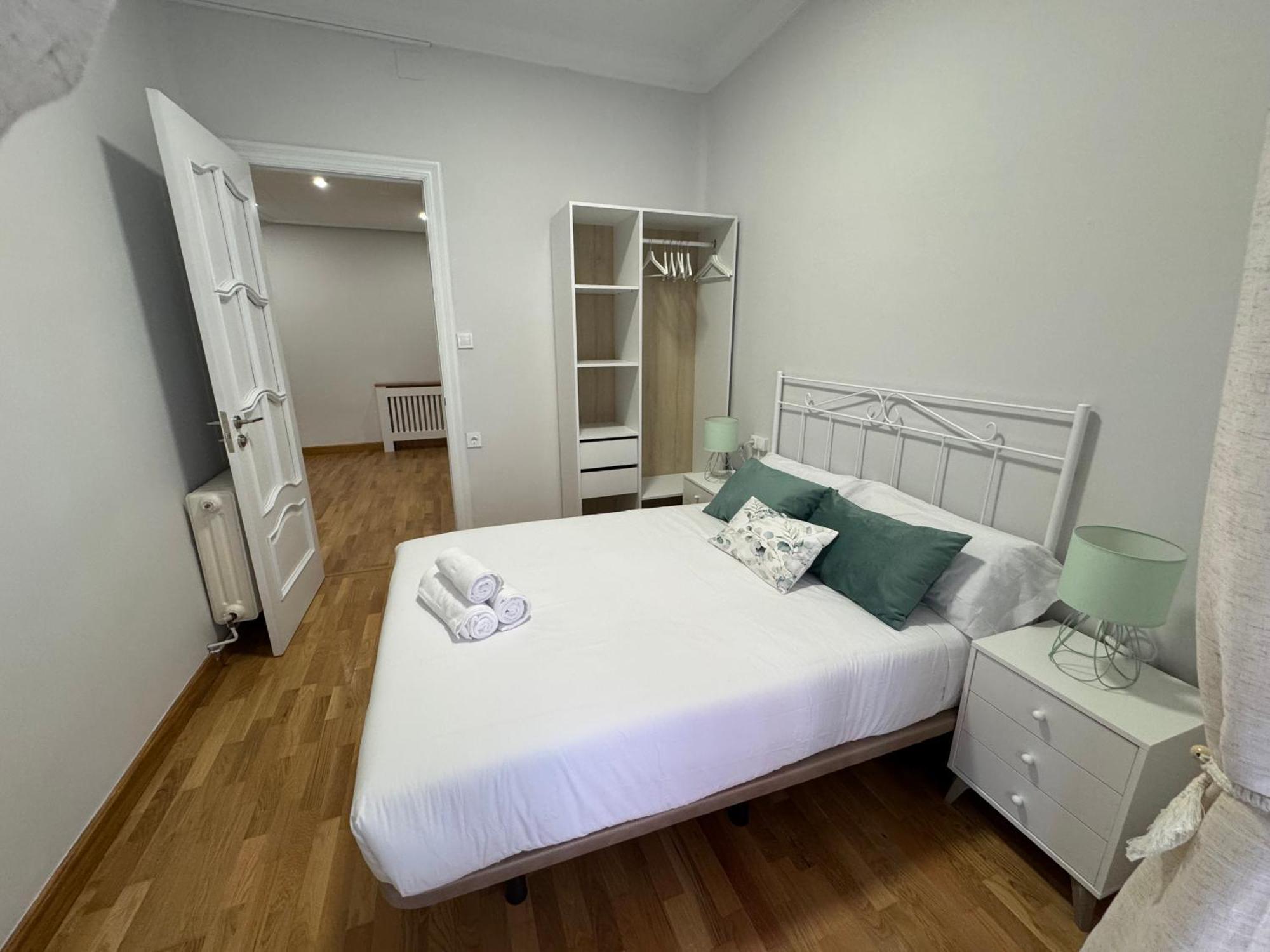 Rioja Centro Ayuntamiento By Apartamentos Logrono Bagian luar foto