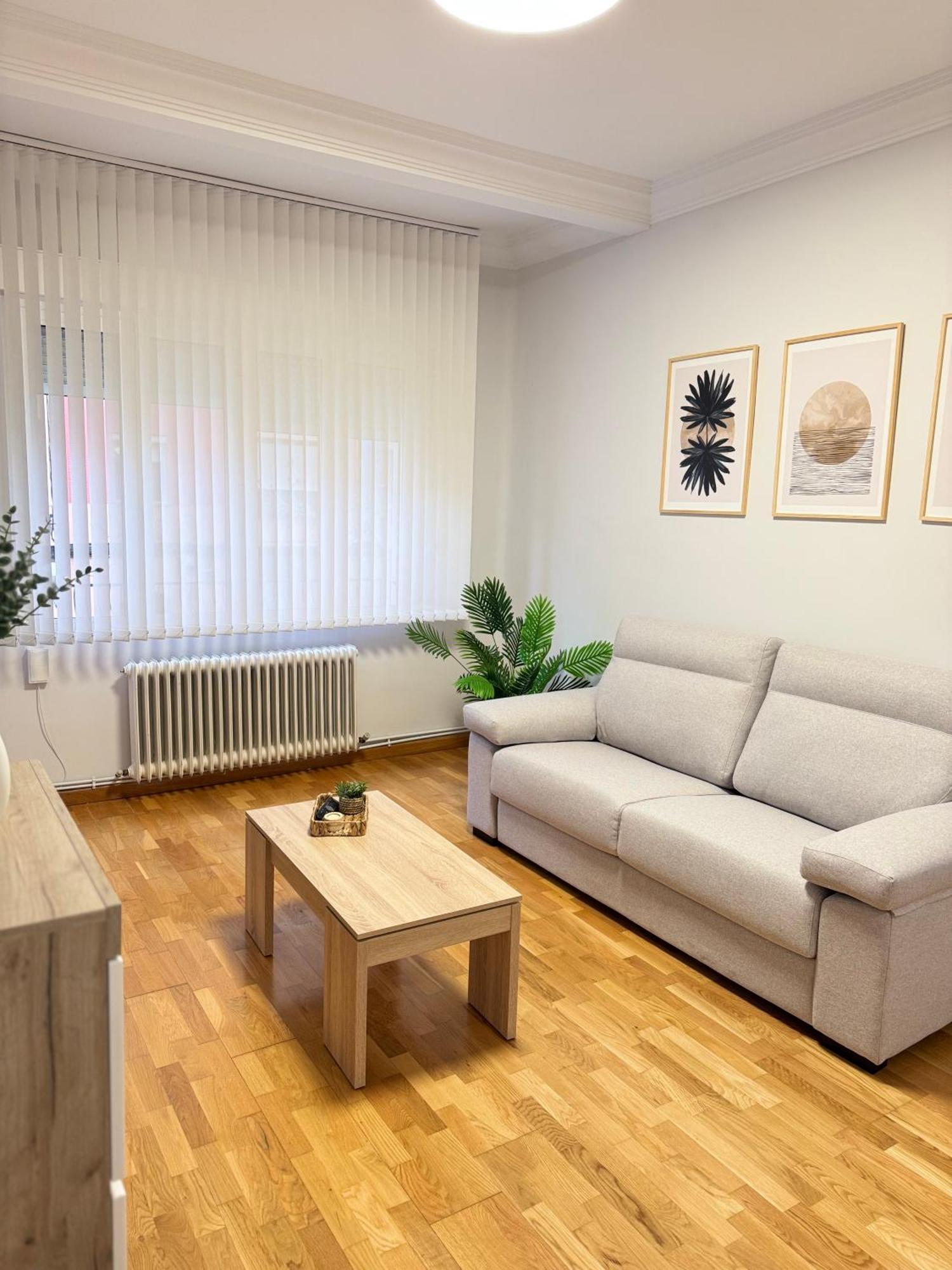 Rioja Centro Ayuntamiento By Apartamentos Logrono Bagian luar foto