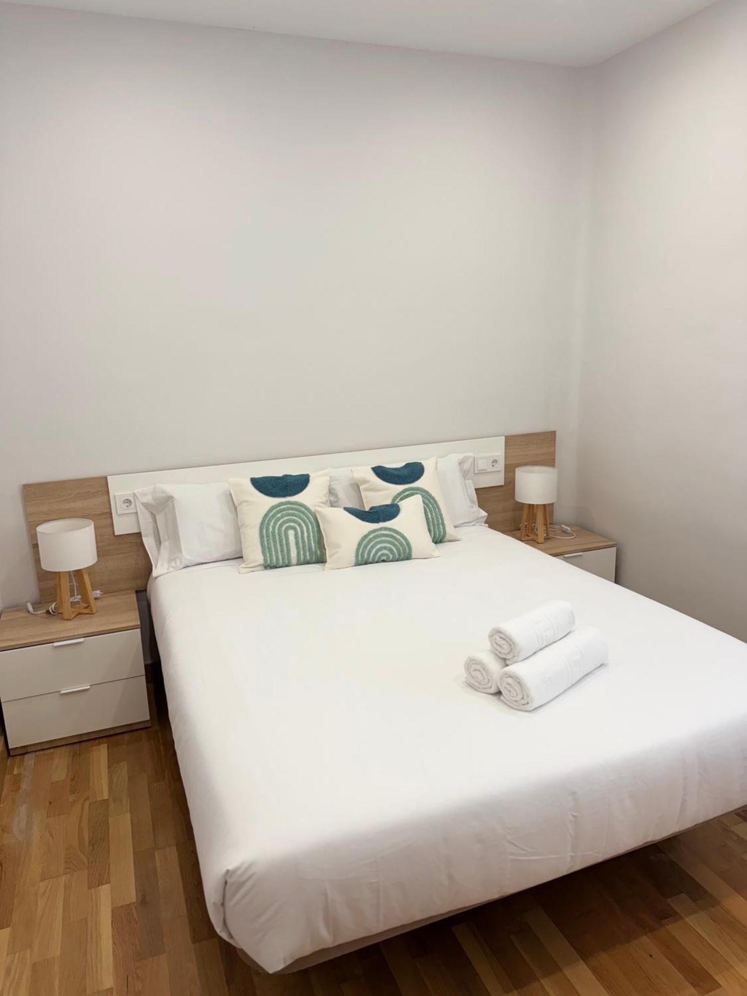 Rioja Centro Ayuntamiento By Apartamentos Logrono Bagian luar foto