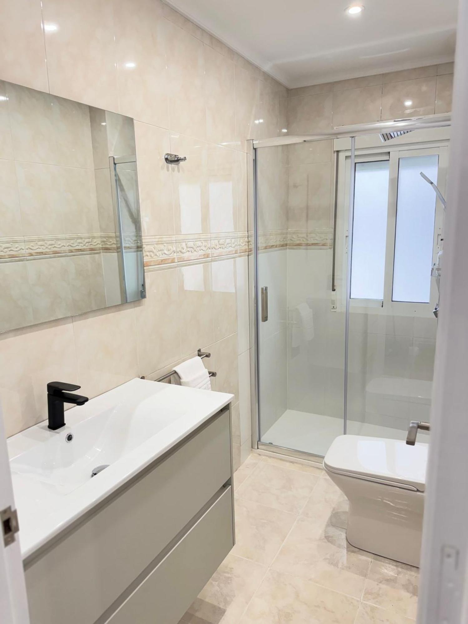 Rioja Centro Ayuntamiento By Apartamentos Logrono Bagian luar foto