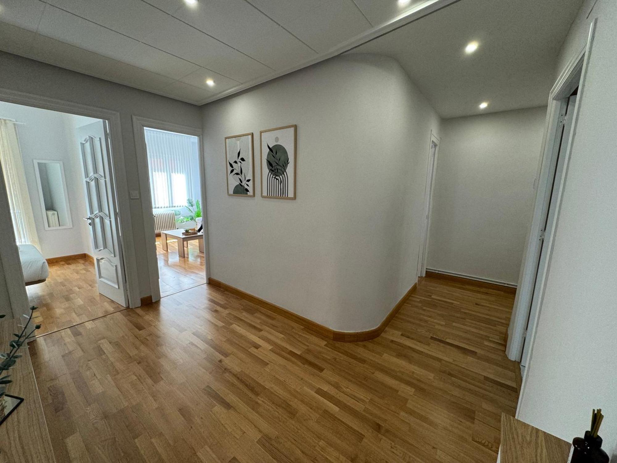 Rioja Centro Ayuntamiento By Apartamentos Logrono Bagian luar foto